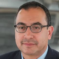 Usman R. shares feedback on Alight Motion Mod APK features and user interface (2025)